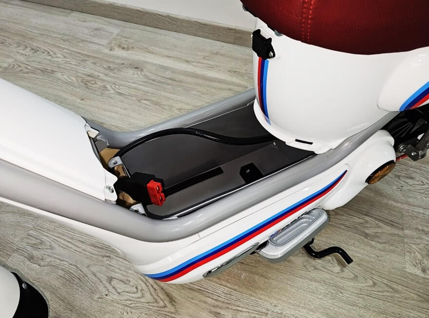 Moped City 250w - Electric scooter without license plate 
